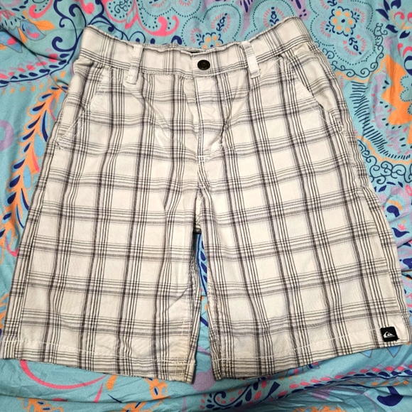 Boys Quicksilver Shorts - Picture 1 of 3